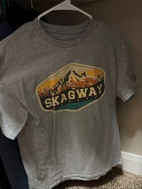 Gildan Gray Skagway Alaska Mountain Graphic Tee
